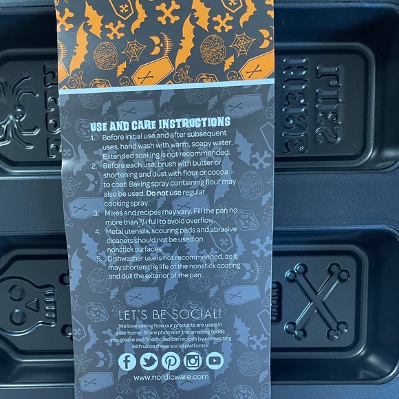 Nordic Ware Halloween Steel Muffin Cake Mold Pan - Picture 6 of 7